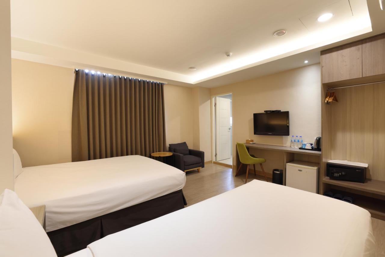 Tc Hotel - Hualien Zhongxiao Esterno foto