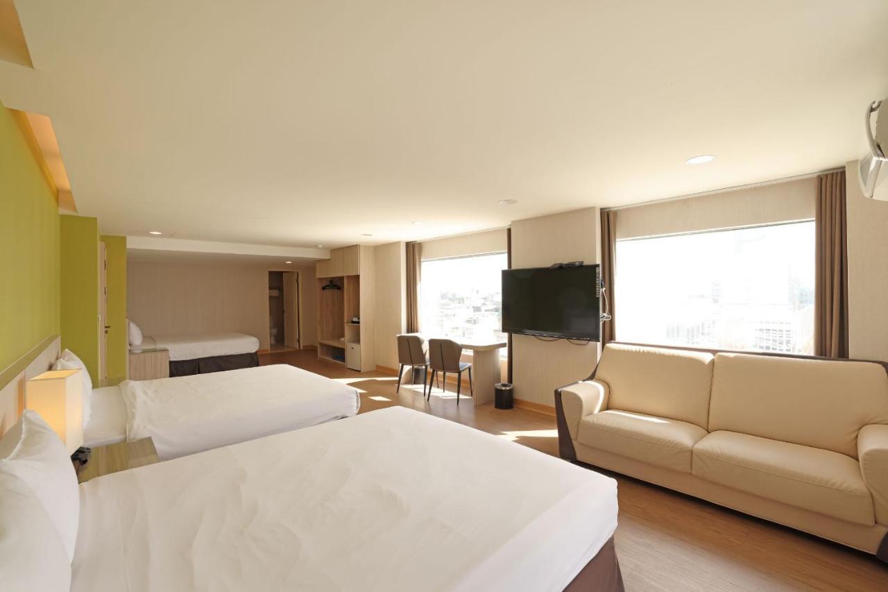 Tc Hotel - Hualien Zhongxiao Esterno foto