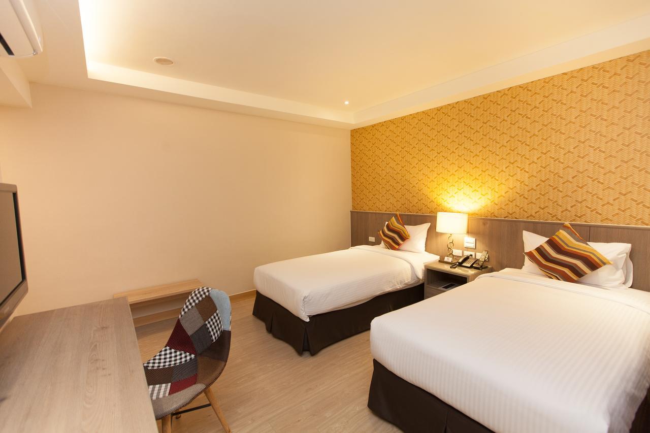 Tc Hotel - Hualien Zhongxiao Esterno foto